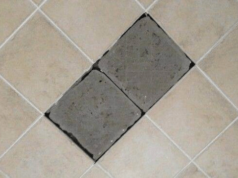 墙砖掉了几块怎么补救水泥没掉完(墙砖掉了几块怎么补救水泥没掉完呢)