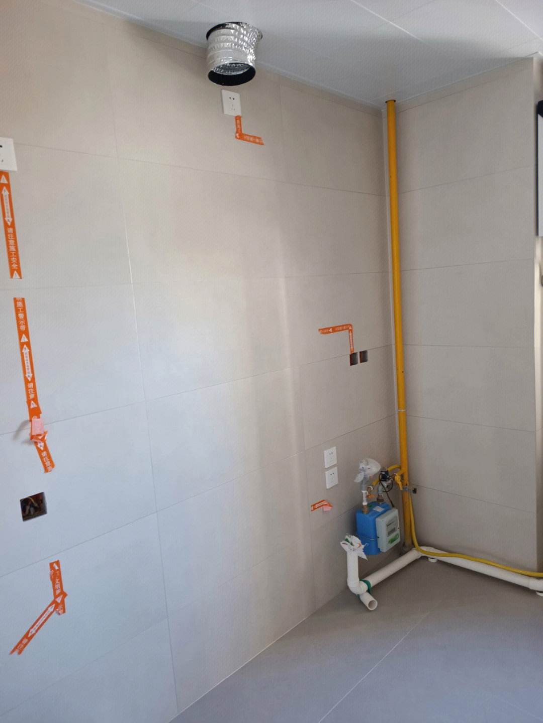 厨房墙砖空了怎么办(厨房墙面瓷砖空鼓补救方法)